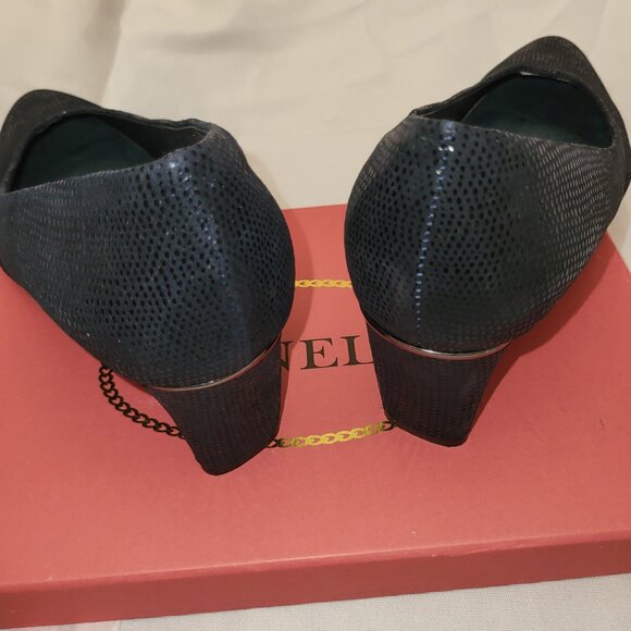 Vaneli Dayle Pumps - Picture 5 of 10